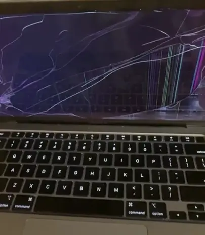 Macbook Screen Cracked - KissMyMac®; Macbook Screen Flickering - KissMyMac®