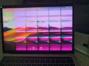 Macbook Screen Flickering - KissMyMac®