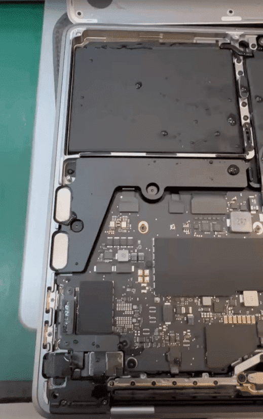 Macbook Water Damage - KissMyMac®